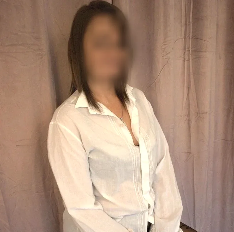 Andrea, 38