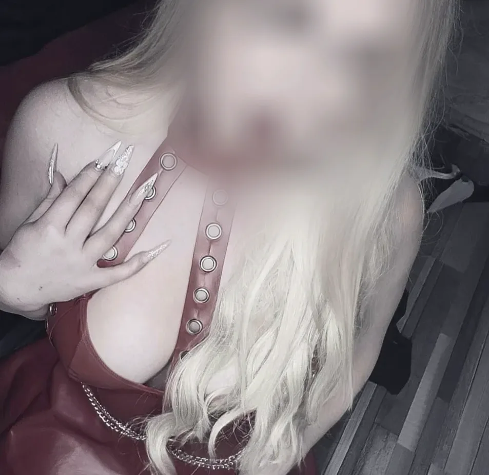 Celina, 29
